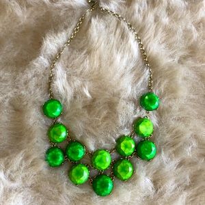 Green collar necklace